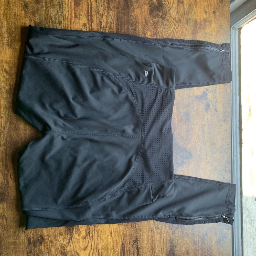 Fabletics Spin Pant - Picture 2 of 10